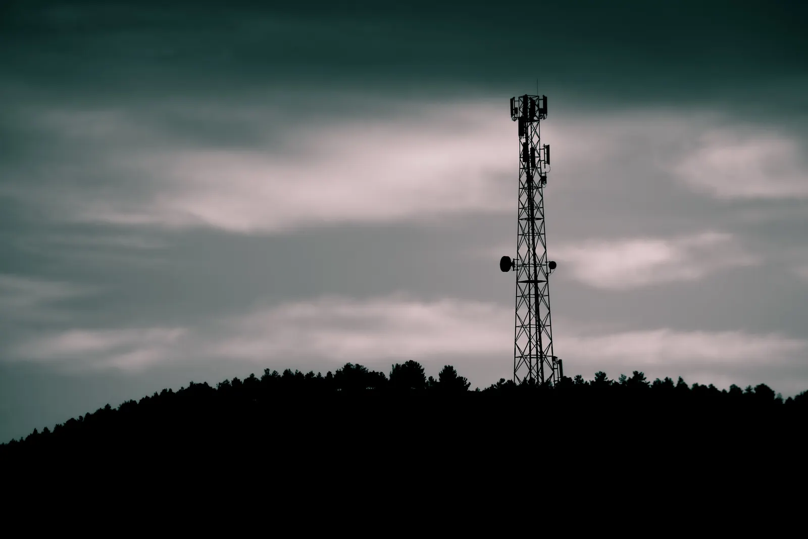 Telecommunications mast and network hardware